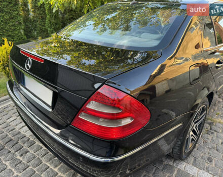 Черный Мерседес Е-Класс, объемом двигателя 2.2 л и пробегом 280 тыс. км за 7900 $, фото 3 на Automoto.ua