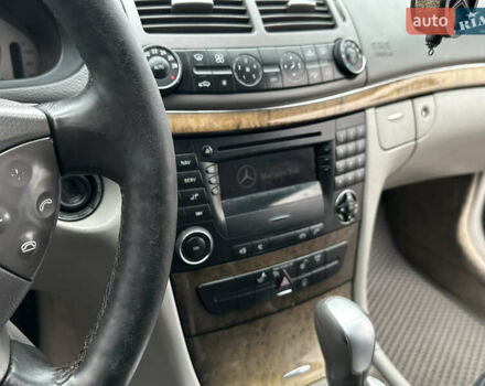 Чорний Мерседес Е-Клас, об'ємом двигуна 2.15 л та пробігом 310 тис. км за 6999 $, фото 9 на Automoto.ua