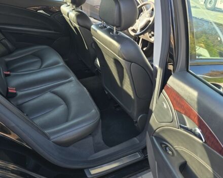 Черный Мерседес Е-Класс, объемом двигателя 1.8 л и пробегом 265 тыс. км за 6999 $, фото 9 на Automoto.ua