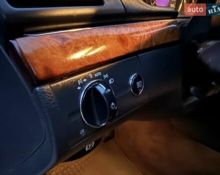 Мерседес Е-Клас 2005 у Рівному на Automoto.ua Чорний Мерседес Е-Клас, об'ємом двигуна 1.8 л та пробігом 255 тис. км за 5800 $, фото 60 на Automoto.ua