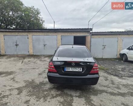 Мерседес Е-Класс 2005 в Дунаевцах на Automoto.ua Черный Мерседес Е-Класс, объемом двигателя 2.15 л и пробегом 360 тыс. км за 7700 $, фото 6 на Automoto.ua