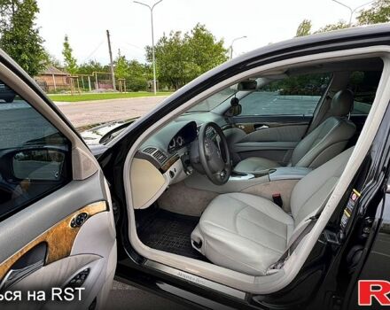 Чорний Мерседес Е-Клас, об'ємом двигуна 3.2 л та пробігом 397 тис. км за 8000 $, фото 13 на Automoto.ua