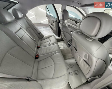 Мерседес Е-Клас 2005 у Трускавце на Automoto.ua Чорний Мерседес Е-Клас, об'ємом двигуна 3.5 л та пробігом 245 тис. км за 8999 $, фото 38 на Automoto.ua