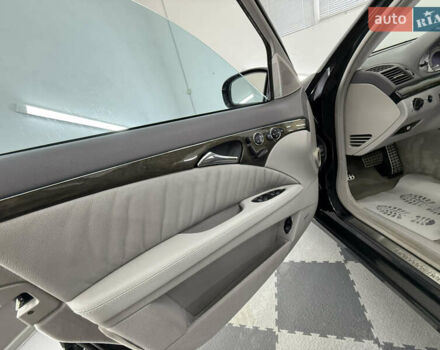 Мерседес Е-Клас 2005 у Трускавце на Automoto.ua Чорний Мерседес Е-Клас, об'ємом двигуна 3.5 л та пробігом 245 тис. км за 8999 $, фото 45 на Automoto.ua