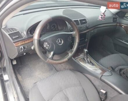 Чорний Мерседес Е-Клас, об'ємом двигуна 1.8 л та пробігом 266 тис. км за 5300 $, фото 15 на Automoto.ua