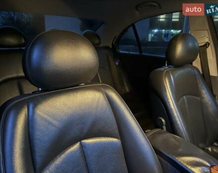 Мерседес Е-Клас 2005 у Рівному на Automoto.ua Чорний Мерседес Е-Клас, об'ємом двигуна 1.8 л та пробігом 255 тис. км за 5800 $, фото 36 на Automoto.ua