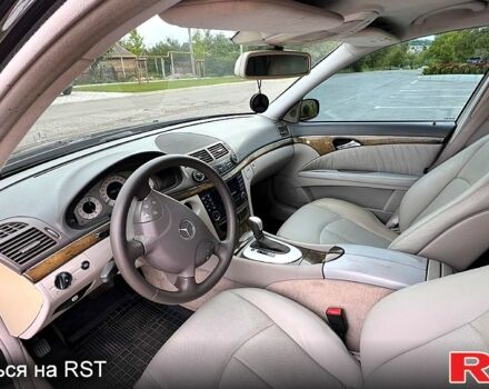 Чорний Мерседес Е-Клас, об'ємом двигуна 3.2 л та пробігом 397 тис. км за 8000 $, фото 8 на Automoto.ua