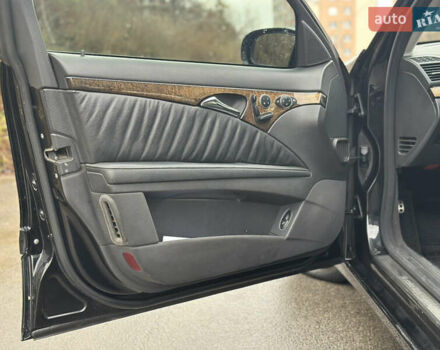 Черный Мерседес Е-Класс, объемом двигателя 2.99 л и пробегом 409 тыс. км за 7200 $, фото 18 на Automoto.ua