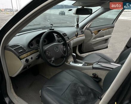 Чорний Мерседес Е-Клас, об'ємом двигуна 2.15 л та пробігом 310 тис. км за 6999 $, фото 12 на Automoto.ua