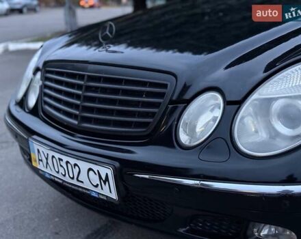Мерседес Е-Клас 2005 у Рівному на Automoto.ua Чорний Мерседес Е-Клас, об'ємом двигуна 1.8 л та пробігом 255 тис. км за 5800 $, фото 4 на Automoto.ua