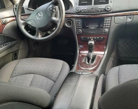 Черный Мерседес Е-Класс, объемом двигателя 1.8 л и пробегом 324 тыс. км за 6300 $, фото 17 на Automoto.ua