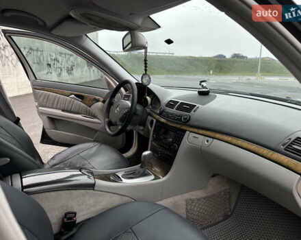 Чорний Мерседес Е-Клас, об'ємом двигуна 2.15 л та пробігом 310 тис. км за 6999 $, фото 13 на Automoto.ua