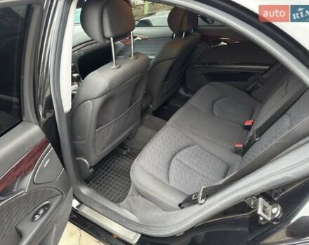 Черный Мерседес Е-Класс, объемом двигателя 1.8 л и пробегом 220 тыс. км за 8650 $, фото 5 на Automoto.ua