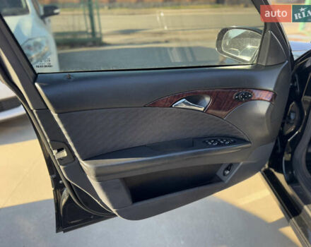 Черный Мерседес Е-Класс, объемом двигателя 1.8 л и пробегом 338 тыс. км за 6850 $, фото 18 на Automoto.ua