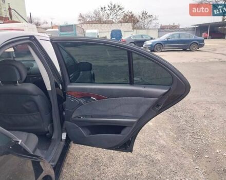 Чорний Мерседес Е-Клас, об'ємом двигуна 1.8 л та пробігом 266 тис. км за 5300 $, фото 22 на Automoto.ua