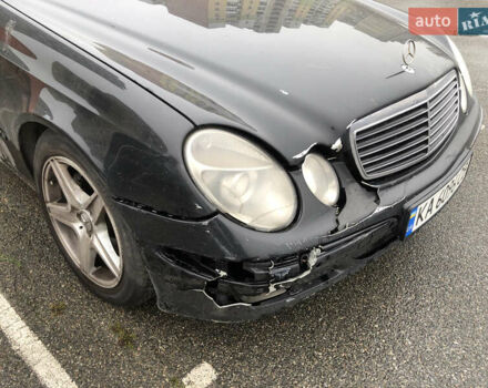 Черный Мерседес Е-Класс, объемом двигателя 3.2 л и пробегом 400 тыс. км за 4000 $, фото 1 на Automoto.ua