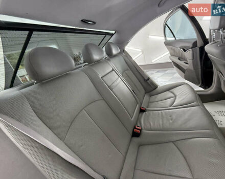 Мерседес Е-Клас 2005 у Трускавце на Automoto.ua Чорний Мерседес Е-Клас, об'ємом двигуна 3.5 л та пробігом 245 тис. км за 8999 $, фото 36 на Automoto.ua