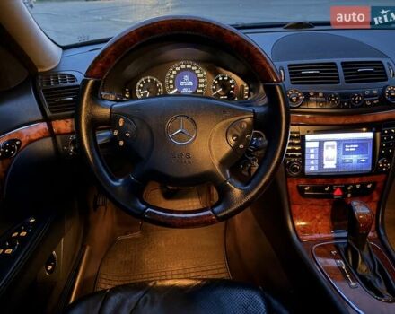 Мерседес Е-Клас 2005 у Рівному на Automoto.ua Чорний Мерседес Е-Клас, об'ємом двигуна 1.8 л та пробігом 255 тис. км за 5800 $, фото 70 на Automoto.ua