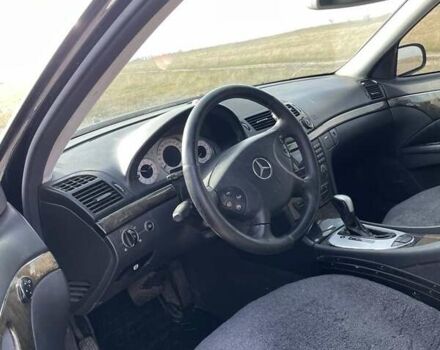 Чорний Мерседес Е-Клас, об'ємом двигуна 2.6 л та пробігом 234 тис. км за 6100 $, фото 3 на Automoto.ua