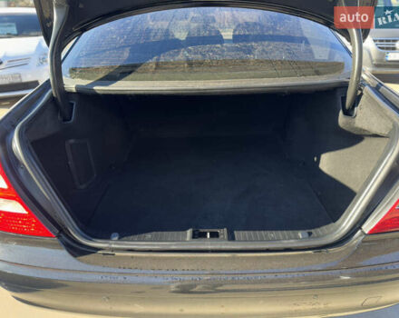 Черный Мерседес Е-Класс, объемом двигателя 1.8 л и пробегом 338 тыс. км за 6850 $, фото 26 на Automoto.ua