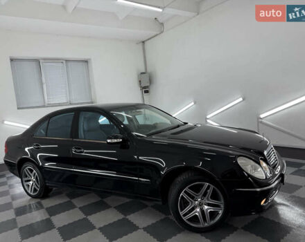 Мерседес Е-Клас 2005 у Трускавце на Automoto.ua Чорний Мерседес Е-Клас, об'ємом двигуна 3.5 л та пробігом 245 тис. км за 8999 $, фото 63 на Automoto.ua