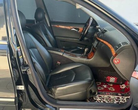 Мерседес Е-Клас 2005 у Рівному на Automoto.ua Чорний Мерседес Е-Клас, об'ємом двигуна 1.8 л та пробігом 255 тис. км за 5800 $, фото 8 на Automoto.ua
