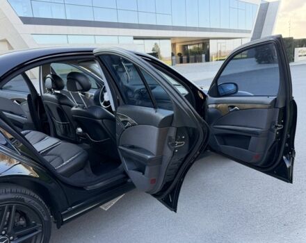 Чорний Мерседес Е-Клас, об'ємом двигуна 2 л та пробігом 200 тис. км за 6400 $, фото 8 на Automoto.ua