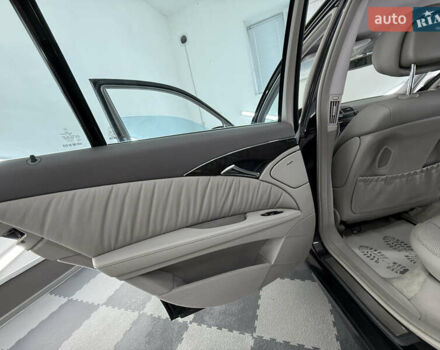 Мерседес Е-Клас 2005 у Трускавце на Automoto.ua Чорний Мерседес Е-Клас, об'ємом двигуна 3.5 л та пробігом 245 тис. км за 8999 $, фото 39 на Automoto.ua