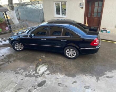 Черный Мерседес Е-Класс, объемом двигателя 3 л и пробегом 273 тыс. км за 9800 $, фото 3 на Automoto.ua