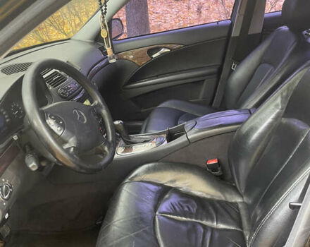 Мерседес Е-Клас 2005 у Прилуках на Automoto.ua Чорний Мерседес Е-Клас, об'ємом двигуна 1.8 л та пробігом 395 тис. км за 6499 $, фото 7 на Automoto.ua