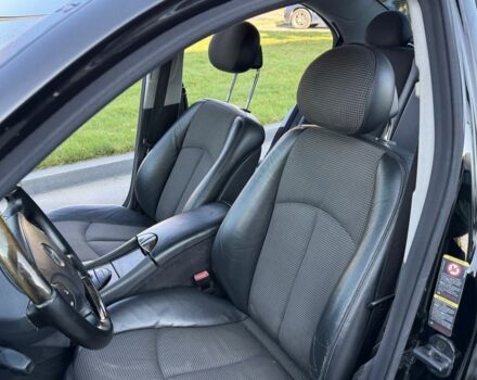 Чорний Мерседес Е-Клас, об'ємом двигуна 2 л та пробігом 200 тис. км за 6400 $, фото 19 на Automoto.ua