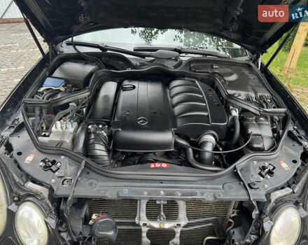Черный Мерседес Е-Класс, объемом двигателя 2.2 л и пробегом 280 тыс. км за 7700 $, фото 26 на Automoto.ua
