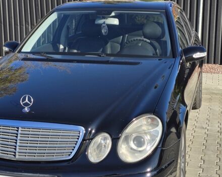 Черный Мерседес Е-Класс, объемом двигателя 1.8 л и пробегом 265 тыс. км за 6999 $, фото 4 на Automoto.ua