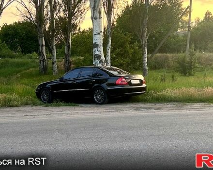 Чорний Мерседес Е-Клас, об'ємом двигуна 3.2 л та пробігом 397 тис. км за 8000 $, фото 1 на Automoto.ua