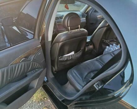 Черный Мерседес Е-Класс, объемом двигателя 2.99 л и пробегом 356 тыс. км за 8200 $, фото 6 на Automoto.ua