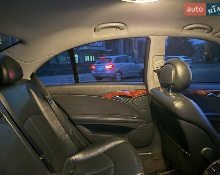Мерседес Е-Клас 2005 у Рівному на Automoto.ua Чорний Мерседес Е-Клас, об'ємом двигуна 1.8 л та пробігом 255 тис. км за 5800 $, фото 45 на Automoto.ua