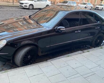 Черный Мерседес Е-Класс, объемом двигателя 3 л и пробегом 273 тыс. км за 9800 $, фото 4 на Automoto.ua