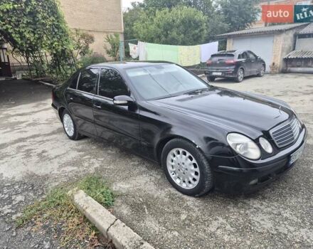 Мерседес Е-Класс 2005 в Дунаевцах на Automoto.ua Черный Мерседес Е-Класс, объемом двигателя 2.15 л и пробегом 360 тыс. км за 7700 $, фото 1 на Automoto.ua