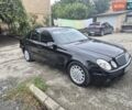 Мерседес Е-Класс 2005 в Дунаевцах на Automoto.ua Черный Мерседес Е-Класс, объемом двигателя 2.15 л и пробегом 360 тыс. км за 7700 $, фото 1 на Automoto.ua