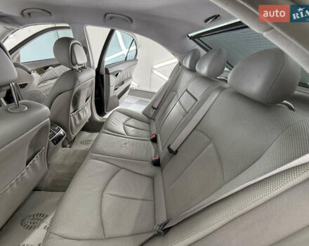 Мерседес Е-Клас 2005 у Трускавце на Automoto.ua Чорний Мерседес Е-Клас, об'ємом двигуна 3.5 л та пробігом 245 тис. км за 8999 $, фото 42 на Automoto.ua