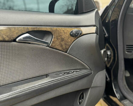 Черный Мерседес Е-Класс, объемом двигателя 2 л и пробегом 332 тыс. км за 6000 $, фото 16 на Automoto.ua