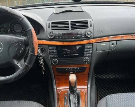 Черный Мерседес Е-Класс, объемом двигателя 2.69 л и пробегом 253 тыс. км за 6400 $, фото 8 на Automoto.ua