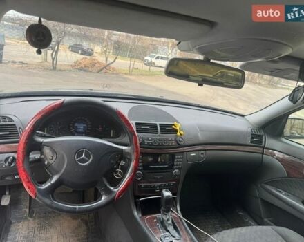 Чорний Мерседес Е-Клас, об'ємом двигуна 2.2 л та пробігом 222 тис. км за 3500 $, фото 7 на Automoto.ua