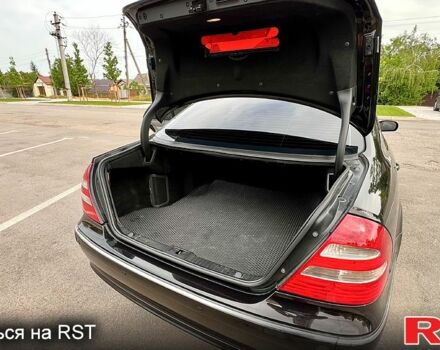 Чорний Мерседес Е-Клас, об'ємом двигуна 3.2 л та пробігом 397 тис. км за 8000 $, фото 11 на Automoto.ua