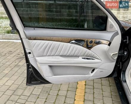 Чорний Мерседес Е-Клас, об'ємом двигуна 3.5 л та пробігом 261 тис. км за 6999 $, фото 51 на Automoto.ua