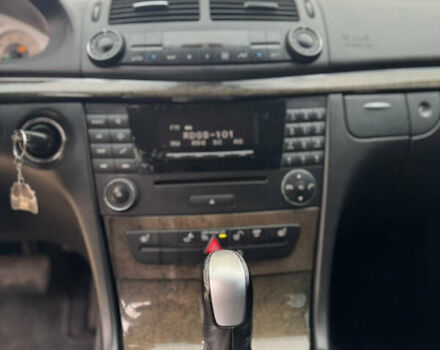 Черный Мерседес Е-Класс, объемом двигателя 2 л и пробегом 332 тыс. км за 6000 $, фото 14 на Automoto.ua