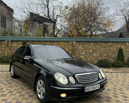 Черный Мерседес Е-Класс, объемом двигателя 2 л и пробегом 332 тыс. км за 6000 $, фото 2 на Automoto.ua