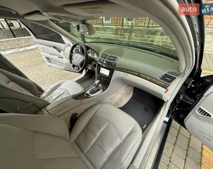 Чорний Мерседес Е-Клас, об'ємом двигуна 3.5 л та пробігом 261 тис. км за 6999 $, фото 49 на Automoto.ua