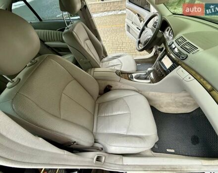 Чорний Мерседес Е-Клас, об'ємом двигуна 3.5 л та пробігом 261 тис. км за 6999 $, фото 54 на Automoto.ua