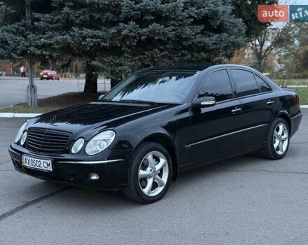 Мерседес Е-Клас 2005 у Рівному на Automoto.ua Чорний Мерседес Е-Клас, об'ємом двигуна 1.8 л та пробігом 255 тис. км за 5800 $, фото 3 на Automoto.ua